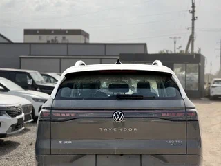 2026 Volkswagen Tavendor I Рестайлинг, серый, 5940000 рублей, вид 4