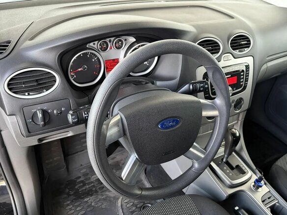 2011 Ford Focus II Рестайлинг, чёрный - вид 15