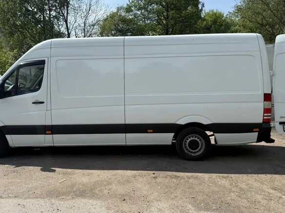 2010 Mercedes-Benz Sprinter, белый, 2500000 рублей - вид 2