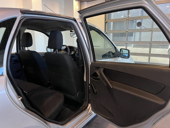 2014 Lada (ВАЗ) Granta I, серебристый, 451000 рублей - вид 25