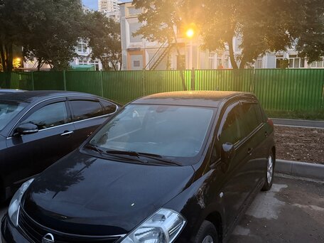 2013 Nissan Tiida I Рестайлинг, коричневый, 670000 рублей, вид 1