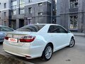 2017 Toyota Camry VII (XV50) Рестайлинг, белый, 2050000 рублей - вид 8