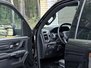 2022 Ram 1500 Quad Cab V, чёрный, 7000000 рублей, вид 5