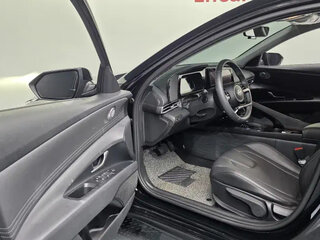 2025 Hyundai Avante VII Рестайлинг, чёрный, 2150000 рублей, вид 4