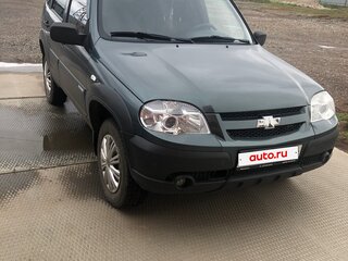2011 Chevrolet Niva I Рестайлинг, зелёный, 460000 рублей, вид 1