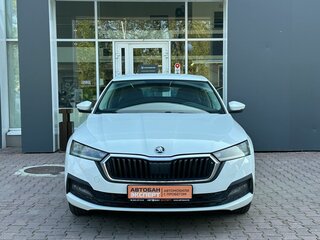 2021 Skoda Octavia IV (A8), белый, 2099000 рублей, вид 4