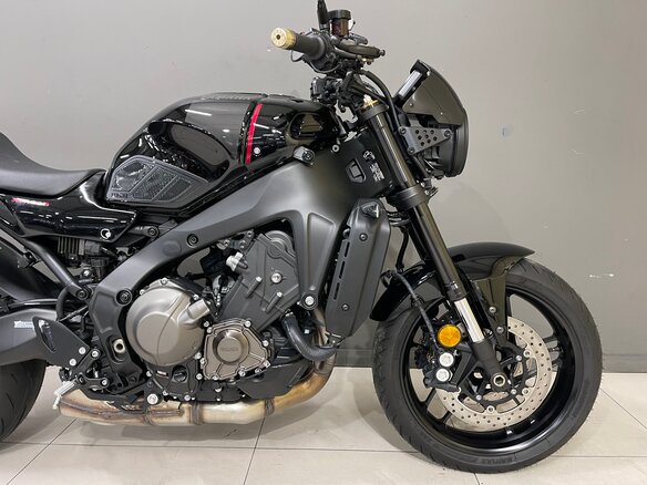 2023 Yamaha XSR900, чёрный, 1220000 рублей - вид 12