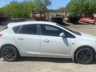 2010 Opel Astra J, белый, 620000 рублей, вид 2