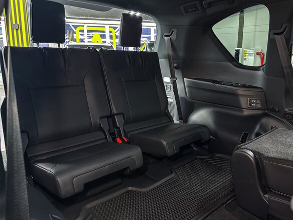 2025 Lexus LX 600 IV, чёрный - вид 20