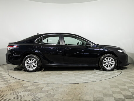 2019 Toyota Camry VIII (XV70), чёрный, 1929700 рублей, вид 4