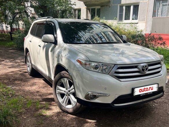 2012 Toyota Highlander II (XU40) Рестайлинг, белый - вид 2