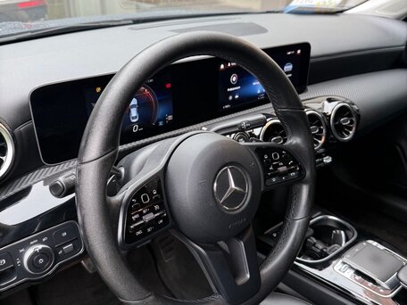 2019 Mercedes-Benz CLA 200 II (C118, X118), синий, 2700000 рублей, вид 5