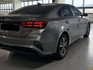 2023 Kia K3 II Рестайлинг, серый, 1815000 рублей, вид 3