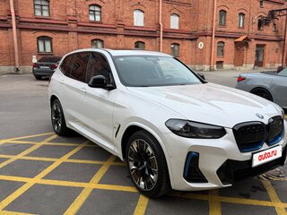 2022 BMW iX3 I (G08) Рестайлинг, белый, 5000000 рублей, вид 2