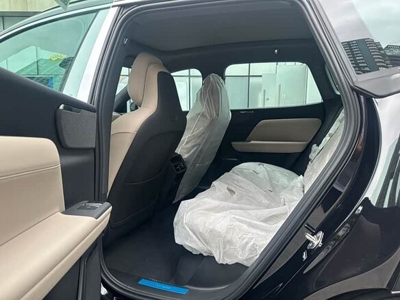 2026 Volvo XC70 III, чёрный, 6700000 рублей - вид 12