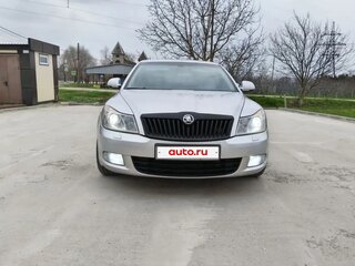 2013 Skoda Octavia II (A5) Рестайлинг, серебристый, 800000 рублей, вид 2