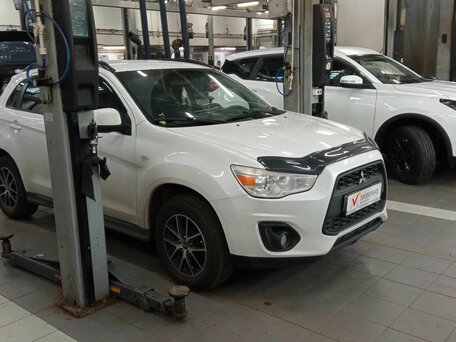 2014 Mitsubishi ASX I Рестайлинг, белый, 740000 рублей, вид 2