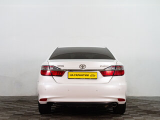 2015 Toyota Camry VII (XV50) Рестайлинг, белый, 2059000 рублей, вид 5
