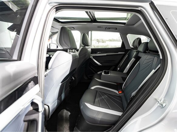 2026 Geely Atlas II, серебристый - вид 11