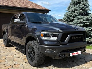 2020 Ram 1500 Quad Cab V, чёрный, 6260000 рублей, вид 3