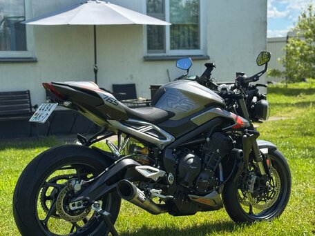 2024 Triumph Street Triple, серый, 1290000 рублей, вид 5