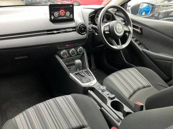 2022 Mazda 2 III (DJ) Рестайлинг, белый, 890700 рублей - вид 8