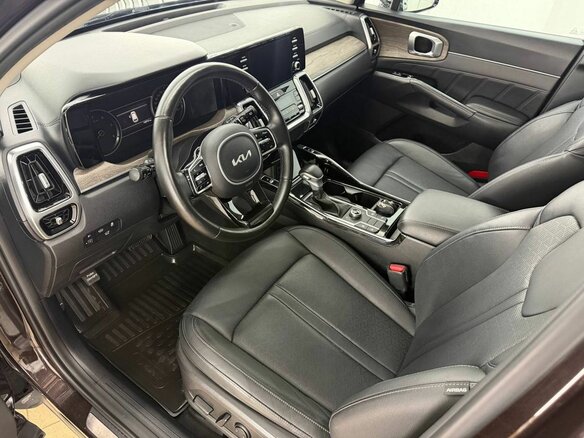 2023 Kia Sorento IV, коричневый - вид 9