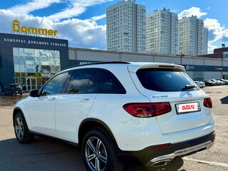 2021 Mercedes-Benz GLC 300 L I (X253) Рестайлинг, белый, 4480000 рублей, вид 3