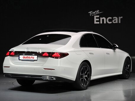 2025 Mercedes-Benz E-Класс 200 VI (W214, S214), белый, 6320000 рублей, вид 2