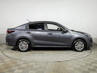 2021 Kia Rio IV Рестайлинг, серый, 1199585 рублей, вид 4