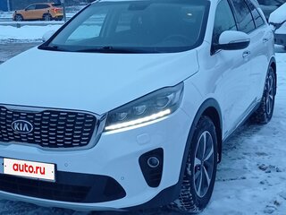 2018 Kia Sorento III Prime Рестайлинг, белый, 2600000 рублей, вид 1