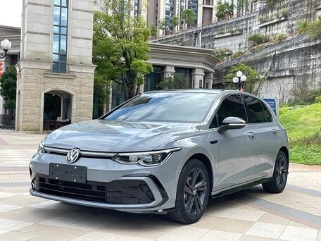 2023 Volkswagen Golf VIII, серый, 2250000 рублей, вид 1