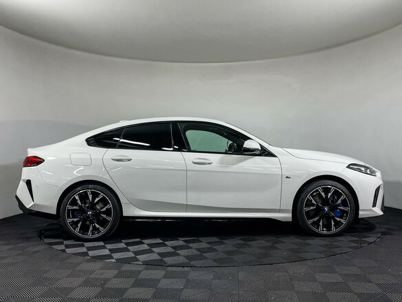 2025 BMW 2 серии Gran Coupe 228i xDrive F74/78, белый, 5800000 рублей - вид 4