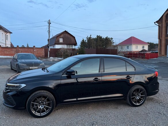 2020 Volkswagen Polo VI, чёрный, 1550000 рублей - вид 3
