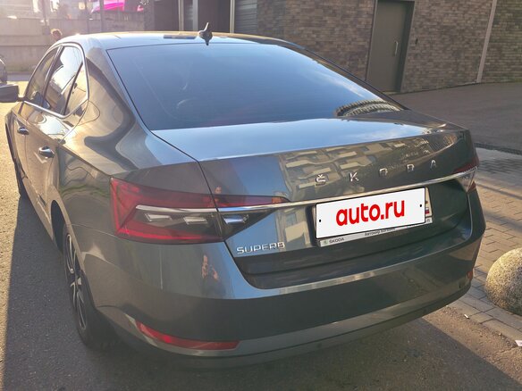 2020 Skoda Superb III Рестайлинг, серый, 2550000 рублей - вид 6