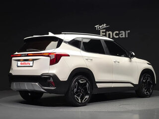 2022 Kia Seltos I Рестайлинг, белый, 2350000 рублей, вид 3