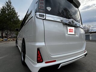 2016 Toyota Voxy III (R80), белый, 2100000 рублей, вид 5