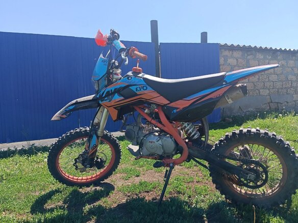 2023 Kayo Evolution YX140EM, красный, 85000 рублей