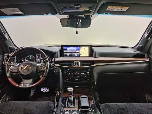 2017 Lexus LX 570 III Рестайлинг 2, чёрный, 8300000 рублей - вид 9