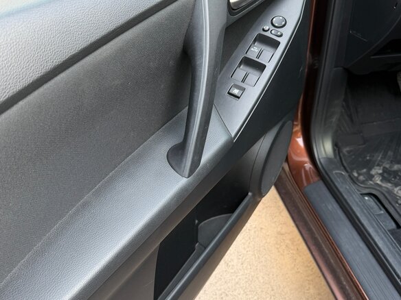 2011 Mazda 3 II (BL) Рестайлинг, коричневый, 1050000 рублей - вид 12