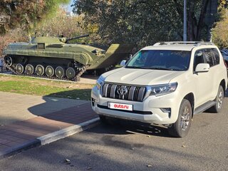 2010 Toyota Land Cruiser Prado 150 Series, белый, 3000000 рублей, вид 2