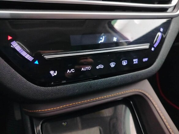 2022 Changan CS35 Plus I, красный - вид 16