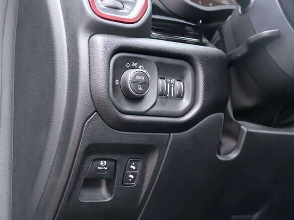 2026 Ram 1500 Crew Cab V Рестайлинг, серебристый, 10490000 рублей - вид 20