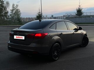 2017 Ford Focus III Рестайлинг, серый, 1200000 рублей, вид 5