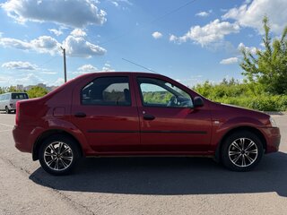 2010 Renault Logan I Рестайлинг, красный, 360000 рублей, вид 2