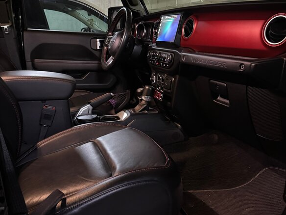 2022 Jeep Wrangler IV (JL), чёрный, 5900000 рублей - вид 5