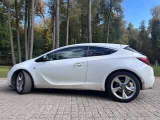 2012 Opel Astra GTC J Рестайлинг, белый, 830000 рублей, вид 4