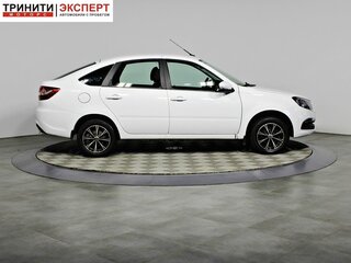 2022 Lada (ВАЗ) Granta I Рестайлинг, белый, 837000 рублей, вид 4