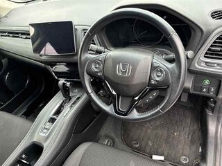 2021 Honda Vezel I Рестайлинг, белый, 1489000 рублей, вид 3