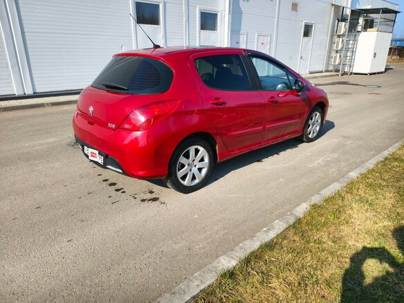 2008 Peugeot 308 I, красный, 400000 рублей - вид 5